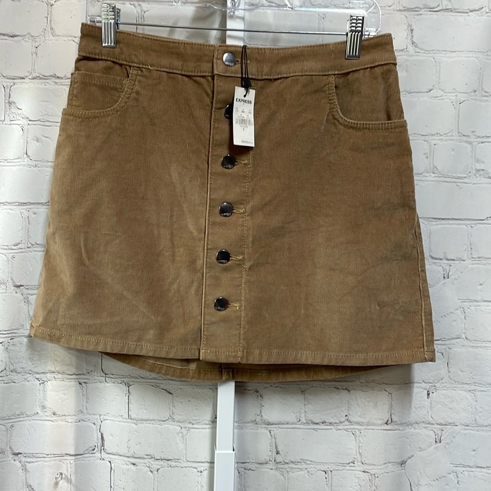Express NWT corduroy front button size 6 mini skirt